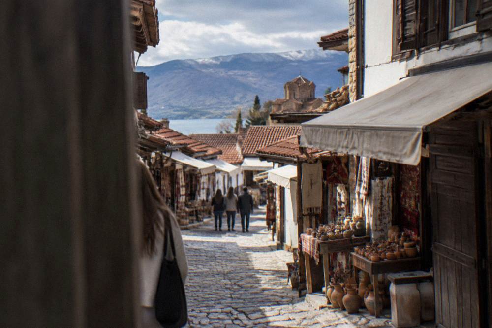 Old Bazaar lane, Ohrid, ordinary daylight
